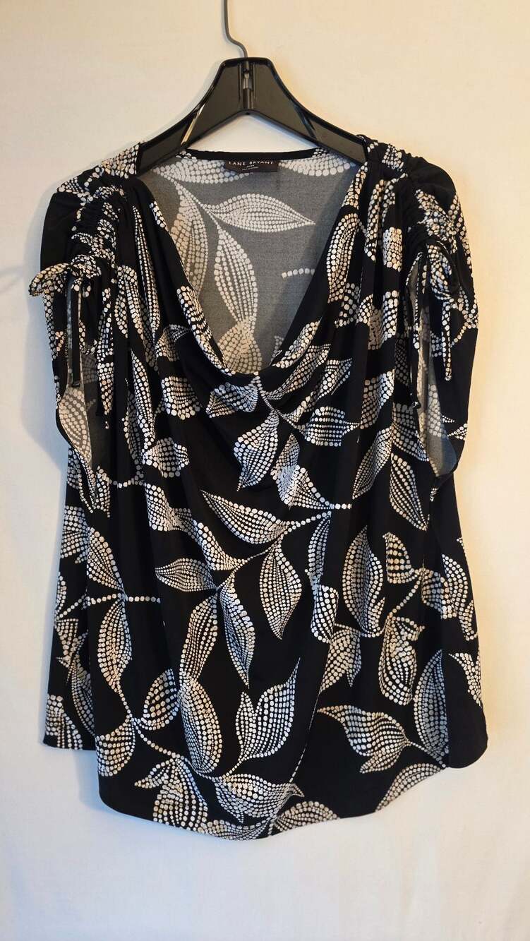 Lane Bryant Black and White Leaf Print Smocked Top